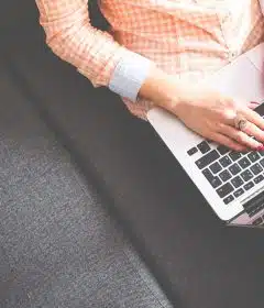Les avantages de suivre un magazine de l'actualité business et de l'entrepreneuriat