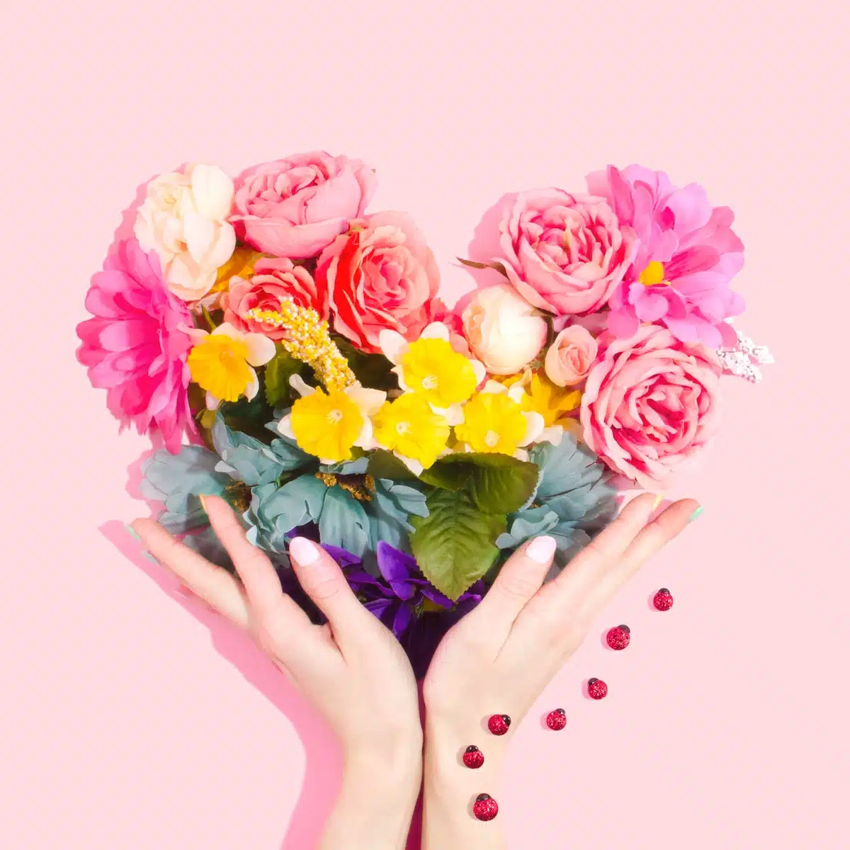 person holding bouquet of flower