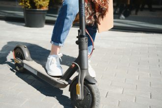 Trottinette électrique : l'assurance obligatoire que la moitié des utilisateurs ignore