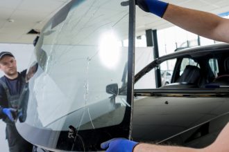 Un service de qualité pour un changement de pare-brise sans vous déplacer !